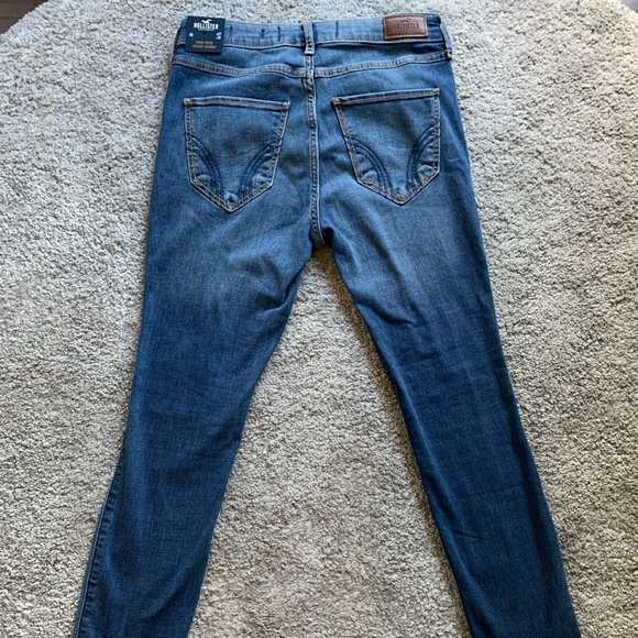 Hollister High-Rise Super Skinny Jeans - Picture 6 of 8